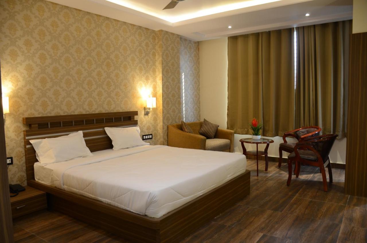 Puja Residency Hotel พาราณสี ภายนอก รูปภาพ