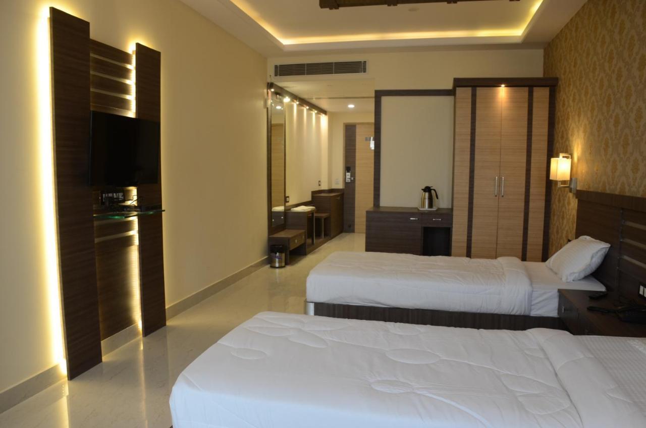 Puja Residency Hotel พาราณสี ภายนอก รูปภาพ
