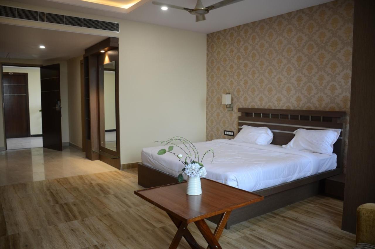 Puja Residency Hotel พาราณสี ภายนอก รูปภาพ