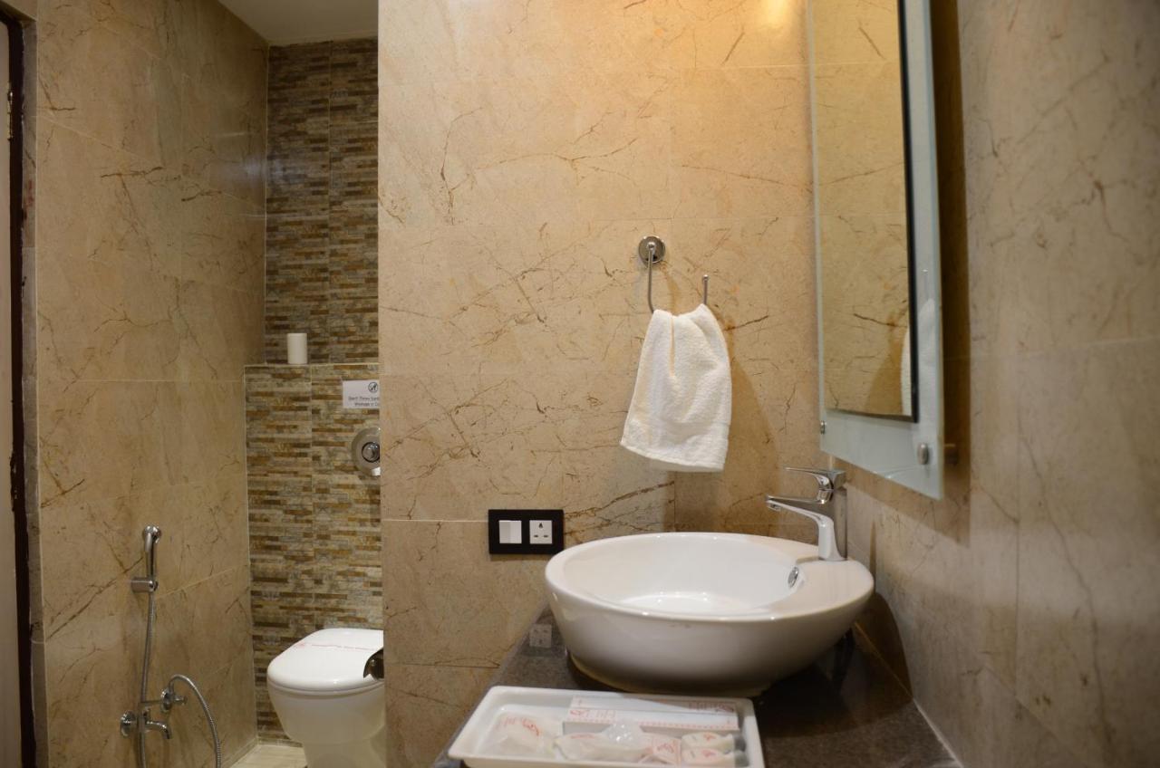 Puja Residency Hotel พาราณสี ภายนอก รูปภาพ