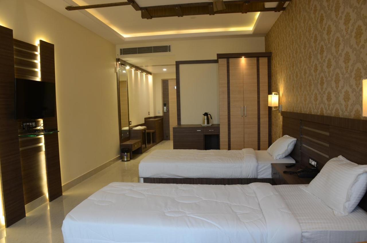 Puja Residency Hotel พาราณสี ภายนอก รูปภาพ