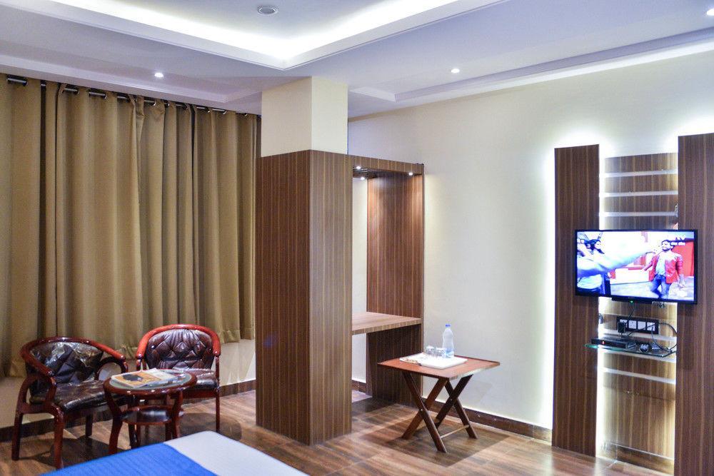 Puja Residency Hotel พาราณสี ภายนอก รูปภาพ